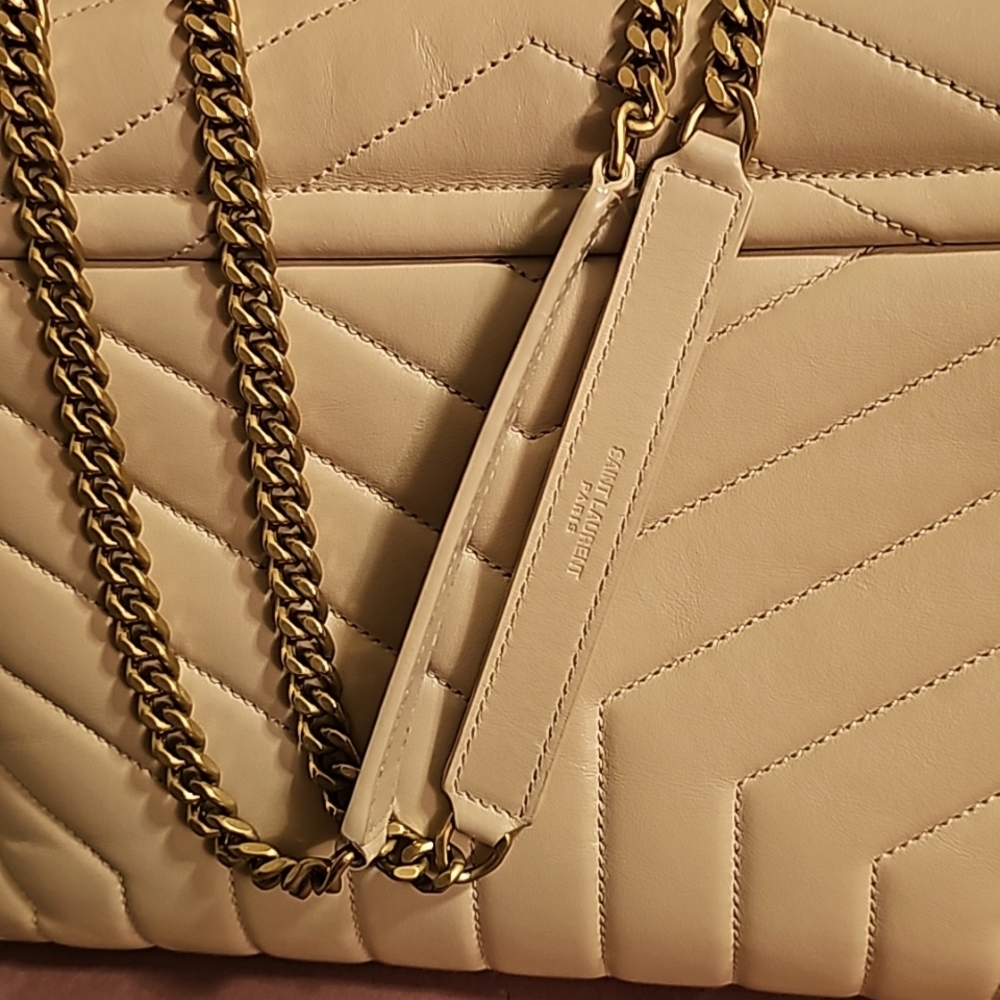 Authentic Saint Laurent Medium Loulou Shoulder Bag - Picture 8 of 17